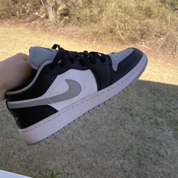 Jordan 1 Low - Picture 1 of 5